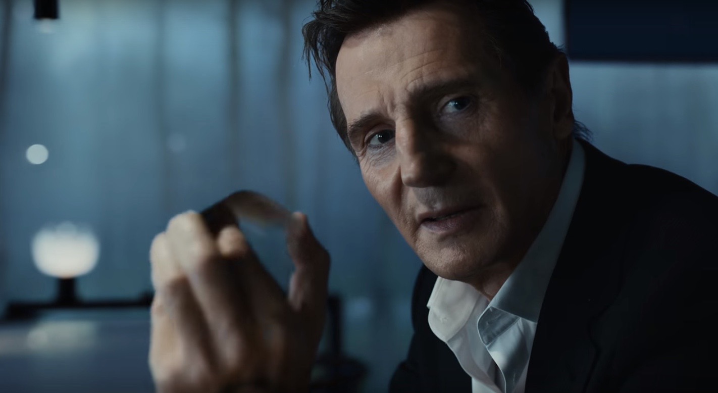 Time-Traveling TV: LG Super Bowl Ad Features 'Man from the Future'